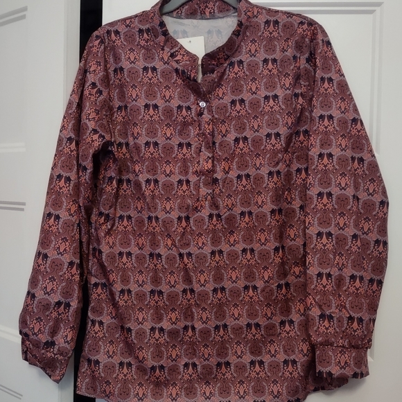 La Mode (NWT) Ladies Blouse - Picture 2 of 4